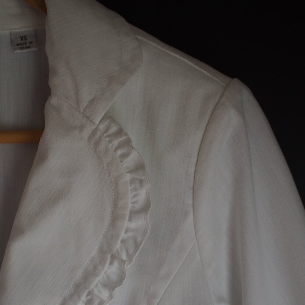 Joan Rivers | White Suit Jacket - Picture 3 of 10